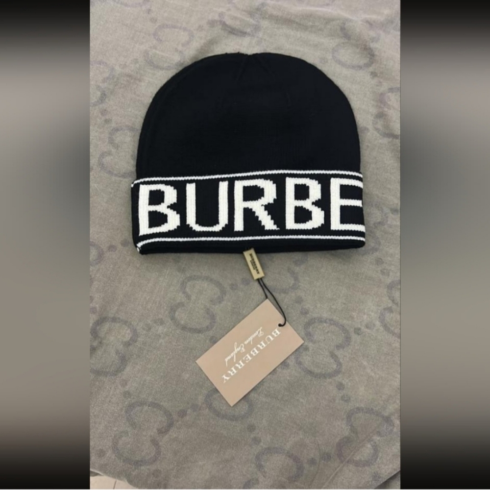 Burberry Black and White Knit Hat